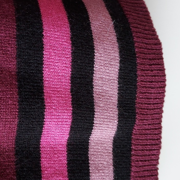 Croft & Barrow large long sleeve top/sweater maroon w/pinks black - Picture 7 of 14